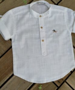 Bata Cambraia Off White manga curta com gola padre Infantil menino bordado cavalinho