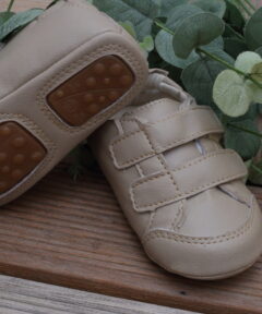 Sapato Infantil masculino om Velcro infantil Menino Bege Batizado