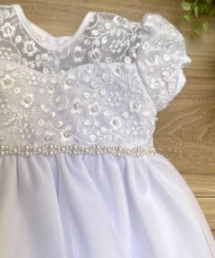 Vestido Infantil Branco para Batizado Bianca com Detalhes em Renda e Pérolas com Bordado, Manga Princesa e Saia com Voal.