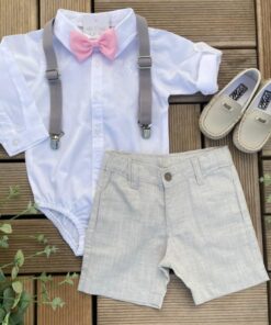 Conjunto Premium Pajem Batizado Infantil Menino Bermuda Body Gravata Rosa e Suspensório Cinza