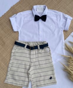 Conjunto Infantil Menino Camisa Manga Curta Bermuda de Linho Bege com cinto e Gravata Azul Premium