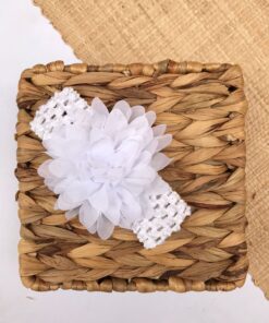 Alternative view of Faixa de cabeça com flor para bebês 0 a 2 anos renda artesanal Batizado e Festas