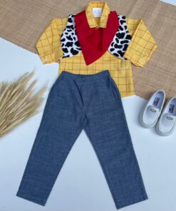 Conjunto Premium Menino Sheriff Woody Toy Story Calça Camisa Manga Longa Colete e Badana Festas Aniversário