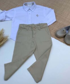 Conjunto Infantil Menino Calça Sarja Skinny Areia Camisa Branco detalhe Bege