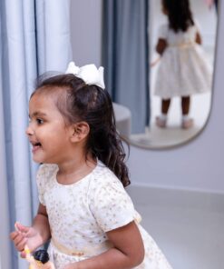Alternative view of Vestido Infantil Menina Tecido em Laise Dourado e Branco Fita Gorgulhão Festas