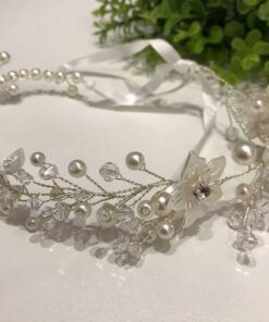 Arranjo Infantil Faixa de Cabelo Branco com Flores e Perolas Grinalda Penteado Daminha Batizado