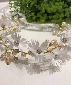 Arranjo Infantil Faixa de Cabelo Strass e Pérolas Dourado e Branco Flor Grinalda Penteado Daminha Batizado