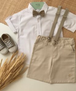 Conjunto Premium Batizado Infantil Menino Bermuda Sarja Camisa Manga Curta Gravata Suspensório Bege