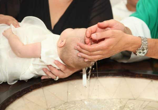 O Batizado: Uma Tradição Que Deve Ser Preservada