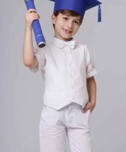 Conjunto Formatura Infantil Menino com Camisa Manga Curta Bermuda Colete e Gravata Borboleta Branco em Tecido Flamê