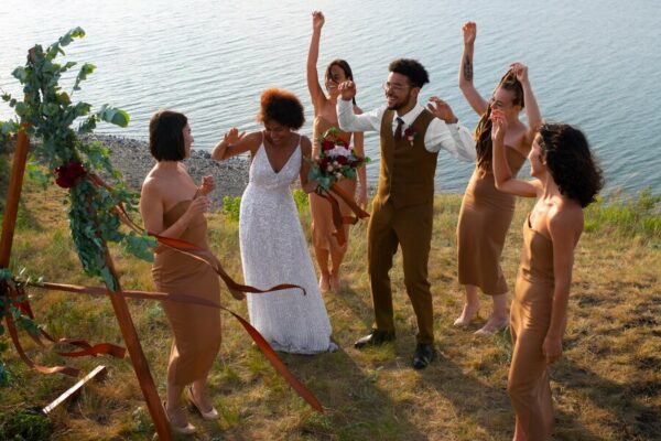 Pode Usar Vestido Estampado em Festa de Casamento? Claro que Sim!