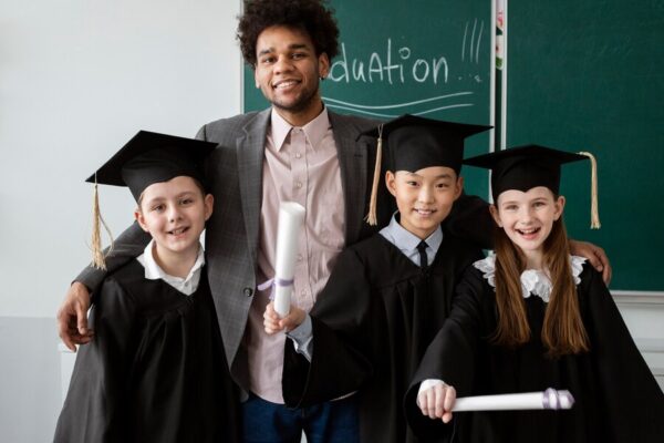 Como É Feita uma Formatura Infantil: Tudo o que Você Precisa Saber para Celebrar esse Momento Especial