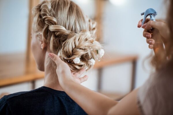 Como Se Vestir Elegante para um Casamento: Dicas Imperdíveis para Arrasar no Visual!