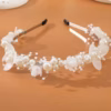 Arquinho Infantil de Cabelo com Strass e Pérolas Flor Grinalda Penteado Daminha Batizado