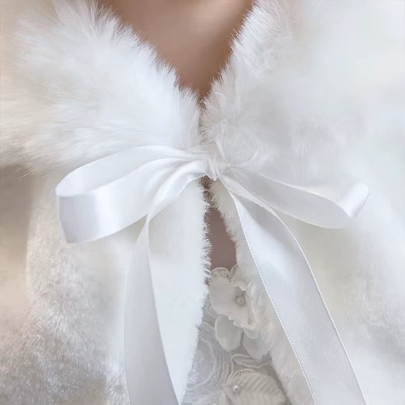 Chale Estola Casaco Infantil Branco de Pelúcia Batizado Casamento Festas - Imagem 3
